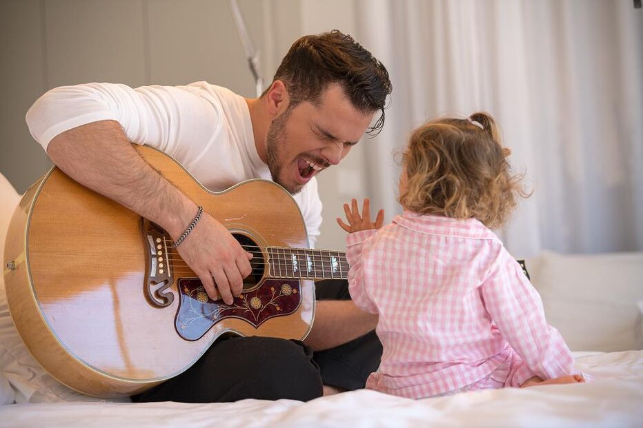 Mickael Carreira com a filha