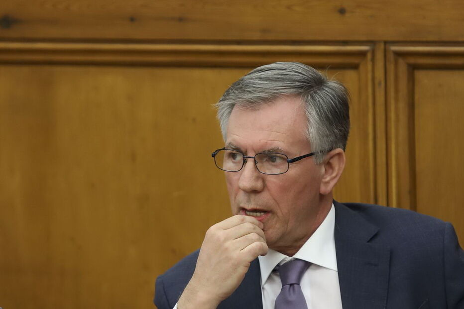 Armando Vara tem até amanhã para se apresentar na cadeia  de Évora 