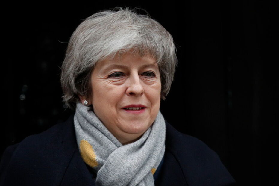 Theresa May sofre derrota histórica