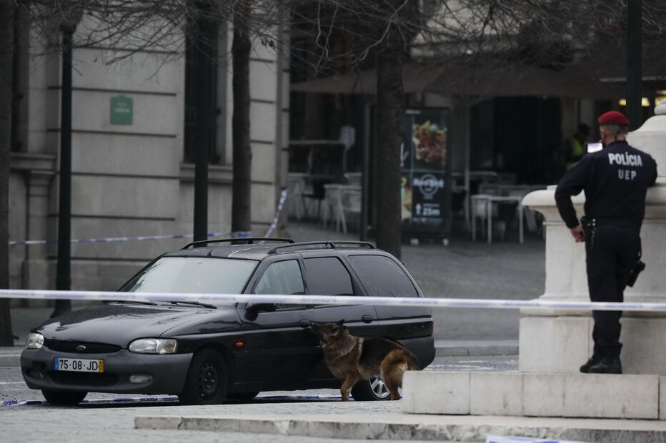 Arguido lançou o pânico ao abandonar uma viatura nos Aliados, em março de 2018. É procurado pelas autoridades    