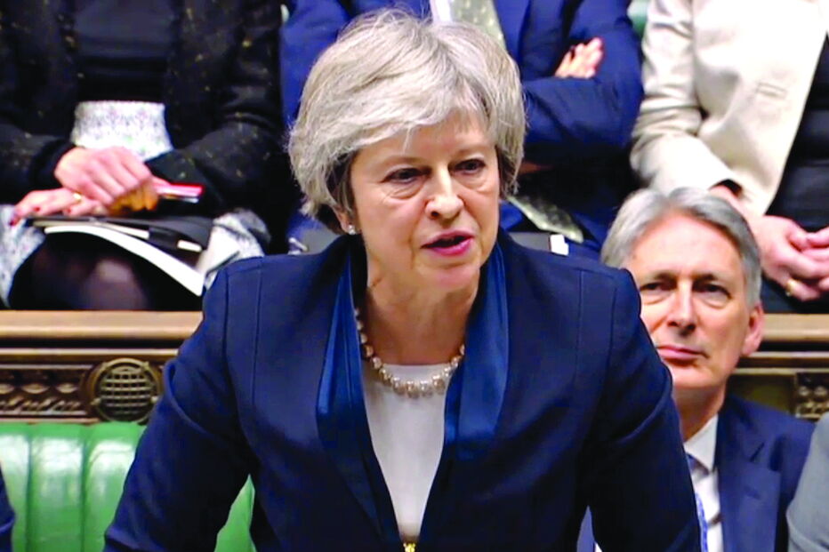 Governo sofreu a pior derrota parlamentar em quase um século e Theresa May tem o cargo em risco 