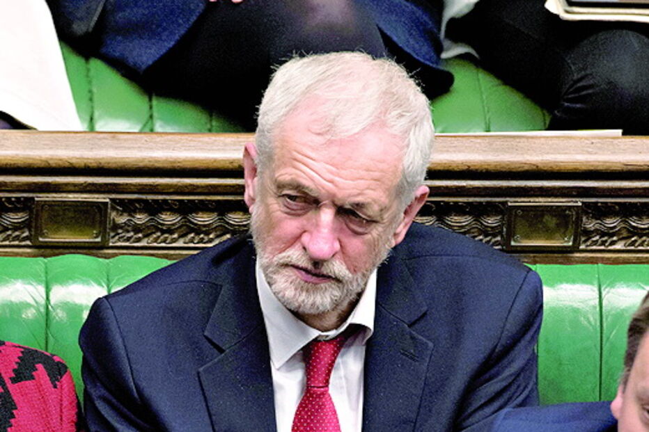 Corbyn quer afastar May e iniciar novas negociações com Bruxelas