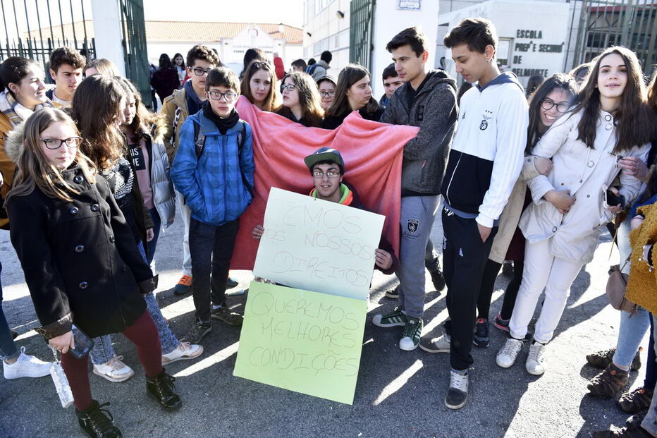 Frio na escola leva alunos a fazer greve em Belmonte