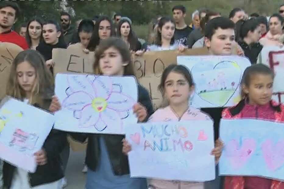 População faz vigília para dar força aos pais e família do pequeno Julen