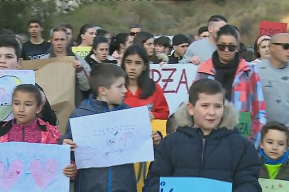 População faz vigília para dar força aos pais e família do pequeno Julen