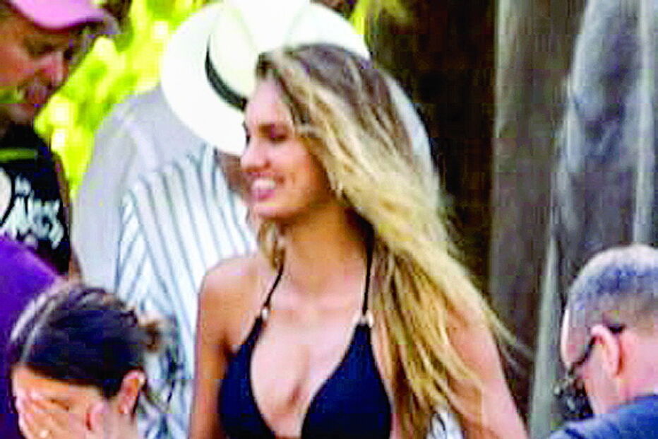 Romee Strijd também está a fotografar nova coleção