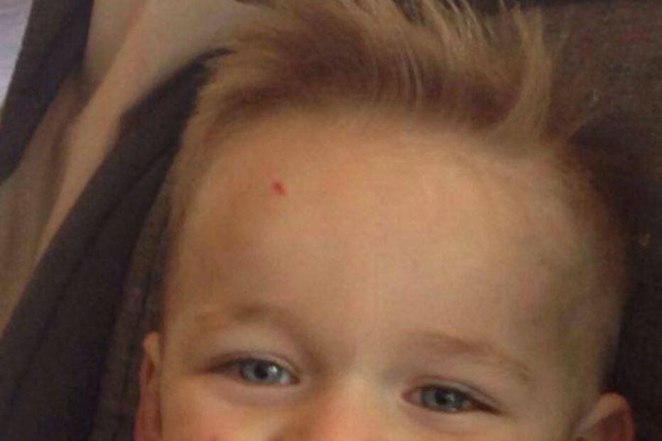 Mulher vê filho ser esmagado e manda-o estar calado