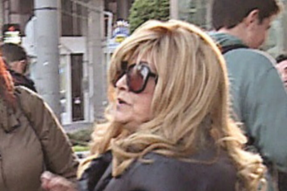 A euromilionária Amélia de Jesus em tribunal