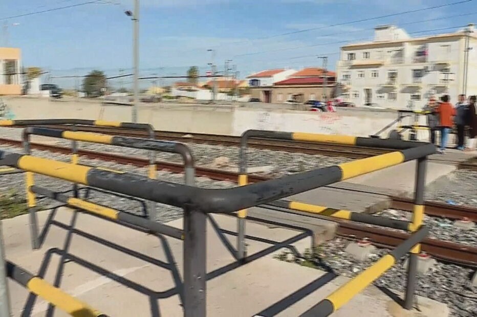 Homem de 56 anos morre atropelado por comboio em Silves