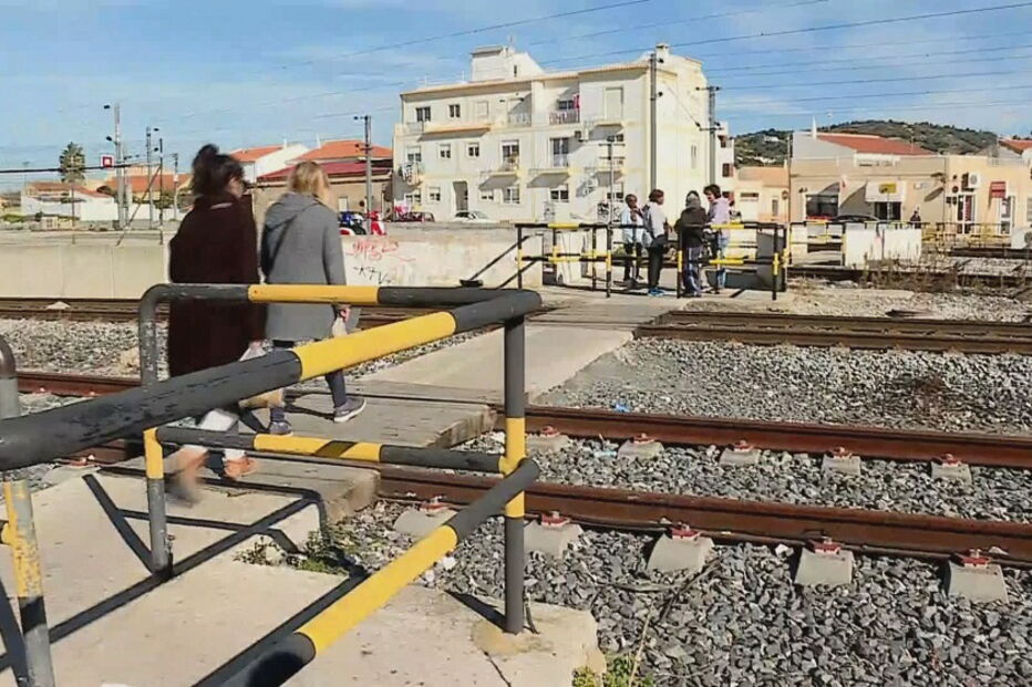 Homem de 56 anos morre atropelado por comboio em Silves