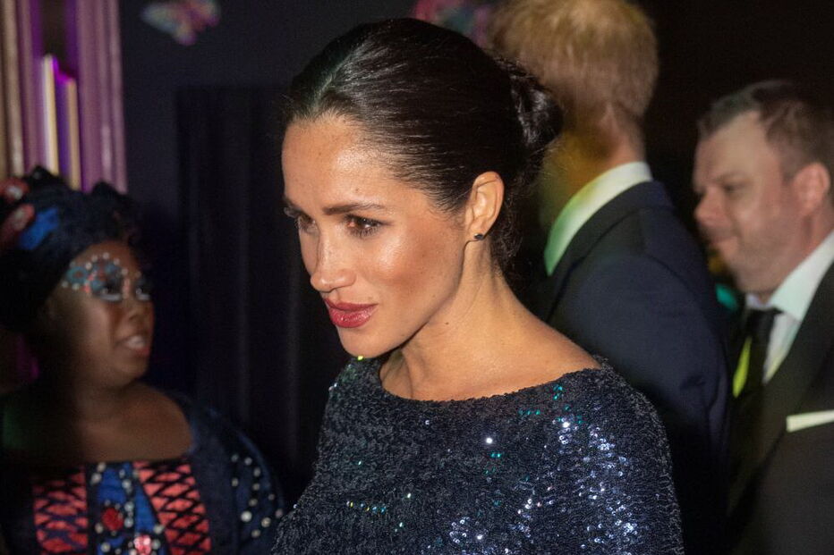 Meghan Markle com vestido de lantejoulas, em Londres