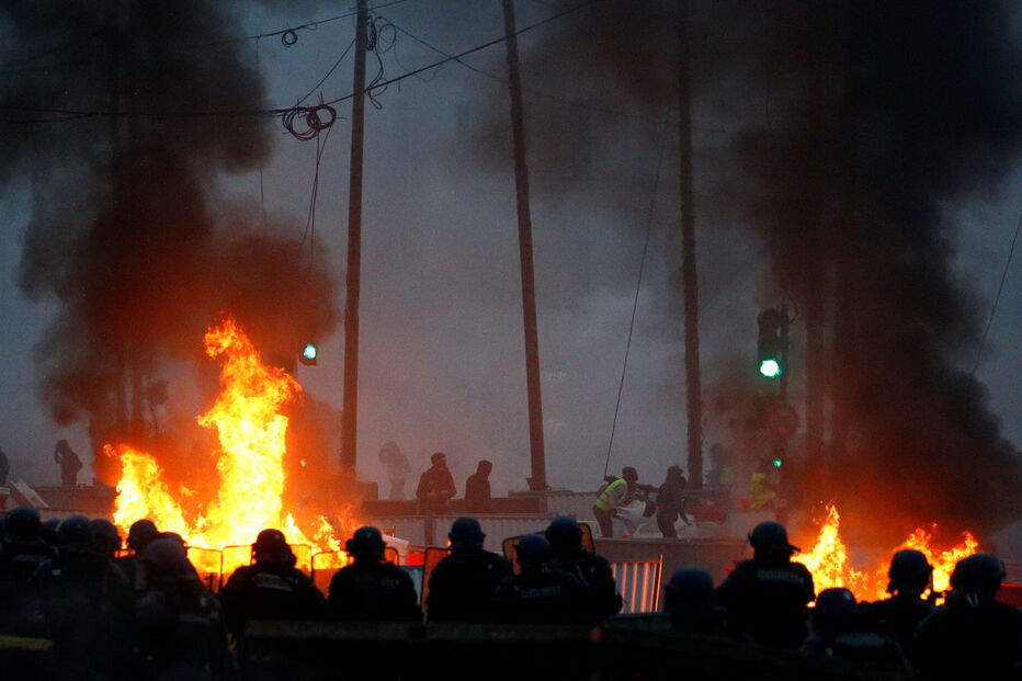 Milhares de “coletes amarelos” manifestam-se em França pelo décimo sábado consecutivo	