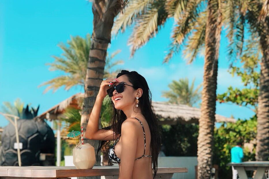 Mariana Miyaki é a namorada do novo jogador do Benfica, Caio Lucas