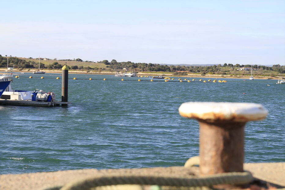 Obra de dragagem da ria de Alvor já começou