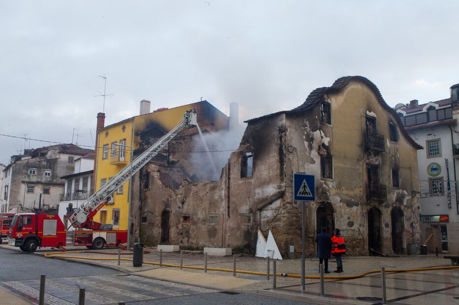 Incêndio assusta cidade de Coimbra