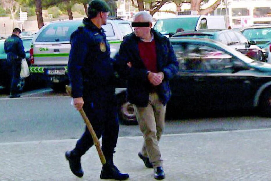 Agride mulher à paulada para ter sexo em Óbidos