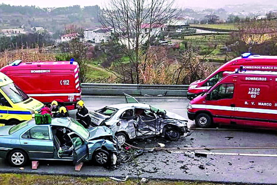 Despiste seguido de colisão feriu quatro pessoas em Marco de Canaveses