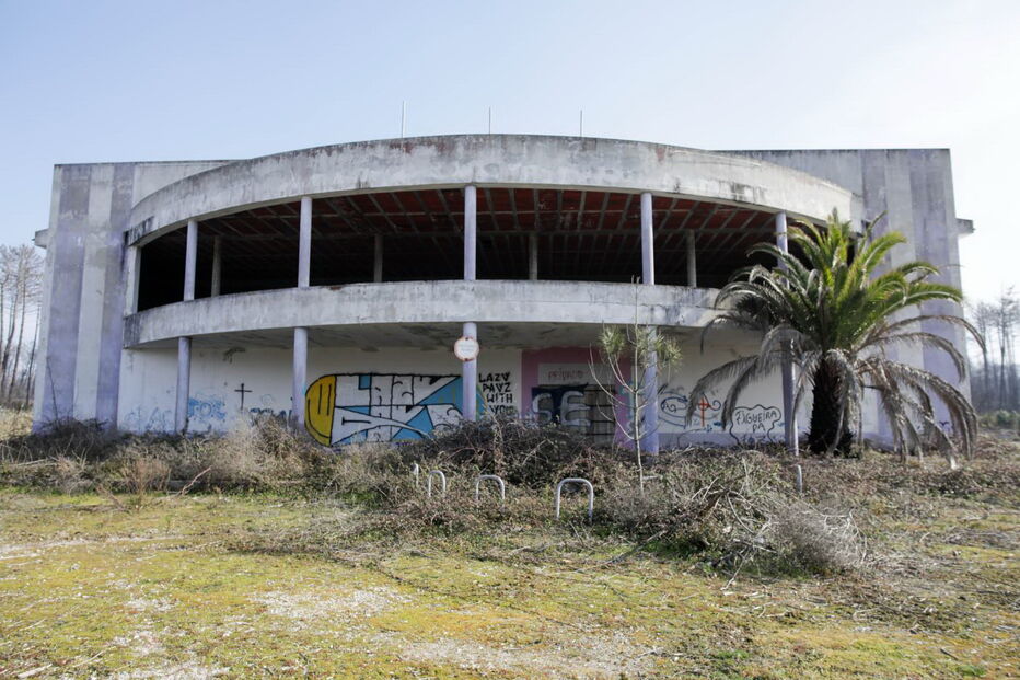 Discotecas dos anos 80 abandonadas na região Centro apenas sobrevivem na memória