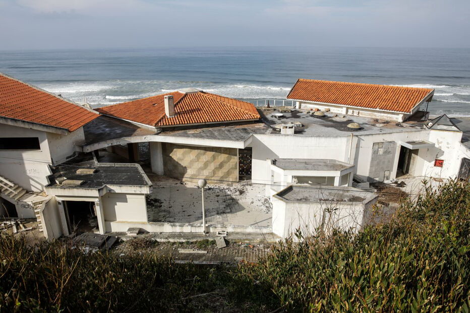 Discotecas dos anos 80 abandonadas na região Centro apenas sobrevivem na memória