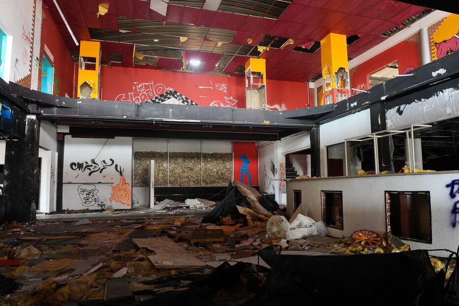 Discotecas dos anos 80 abandonadas na região Centro apenas sobrevivem na memória