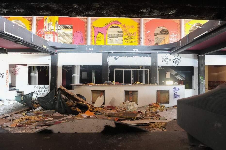 Discotecas dos anos 80 abandonadas na região Centro apenas sobrevivem na memória