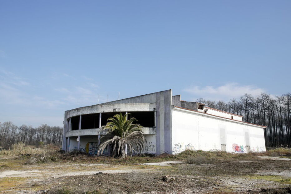 Discotecas dos anos 80 abandonadas na região Centro apenas sobrevivem na memória