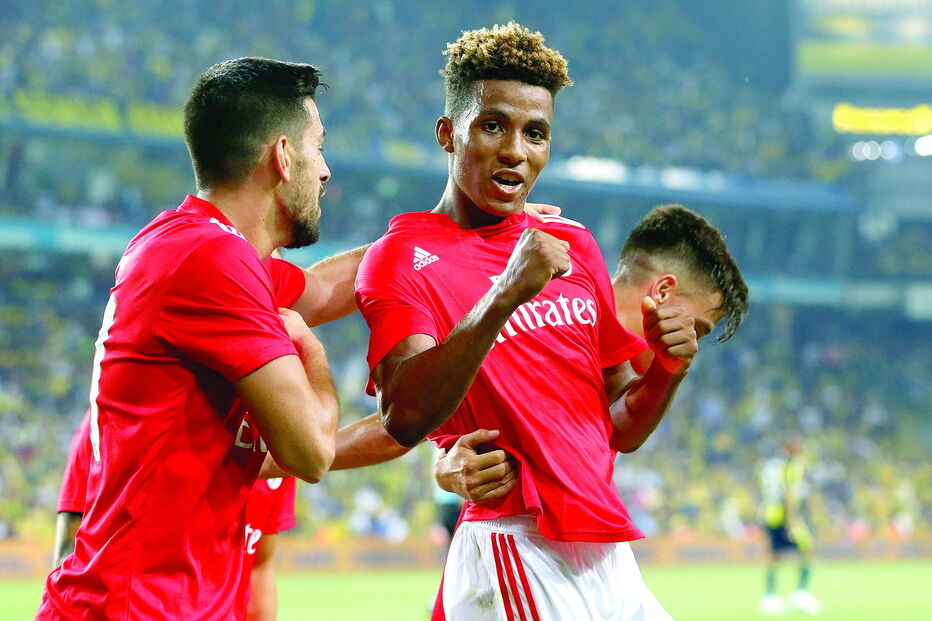 Gedson Fernandes passou de imprescindível com Rui Vitória para o banco de suplentes com Bruno Lage que só o mete a jogar nos minutos finais de cada jogo