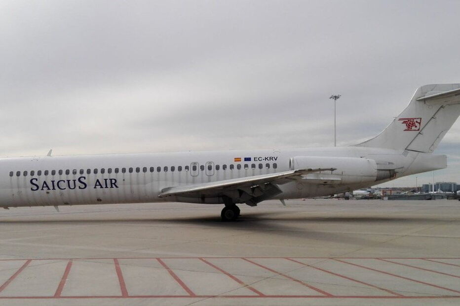 Avião abandonado em aeroporto de Madrid leva a buscas pelo “dono”
