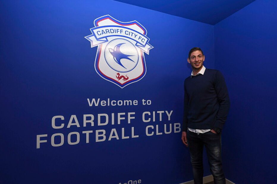 Emiliano Sala com a camisola do Cardiff