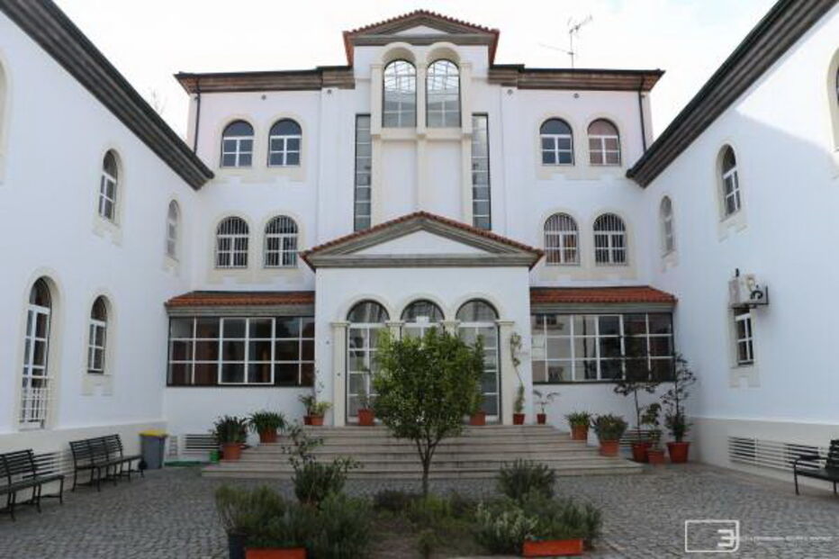 Escola Profissional Infante D. Henrique, no Porto