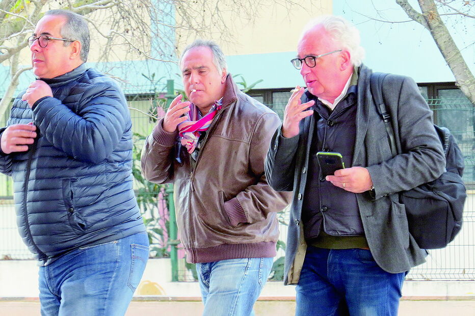 Luís Carito (à dir.), ex-vice-presidente da Câmara de Portimão, começou ontem a ser julgado no tribunal da cidade