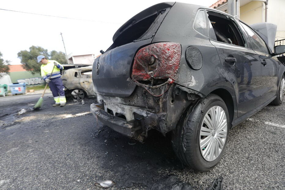 Cenário de destruição no Catujal, em Loures