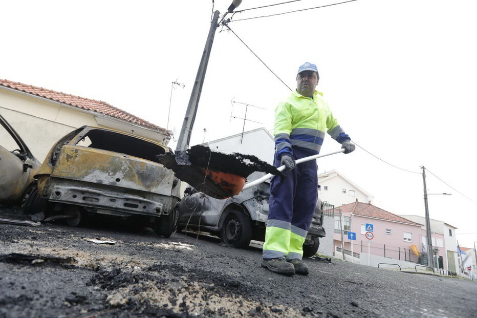 Cenário de destruição no Catujal, em Loures