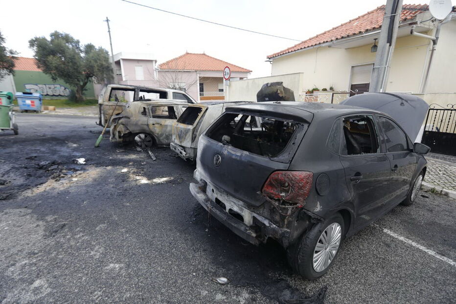 Cenário de destruição no Catujal, em Loures