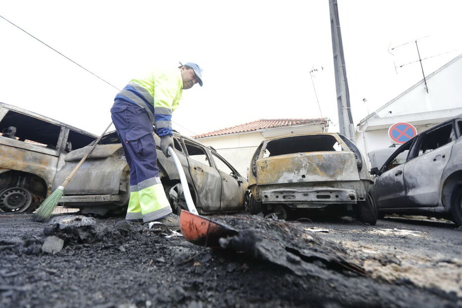 Cenário de destruição no Catujal, em Loures