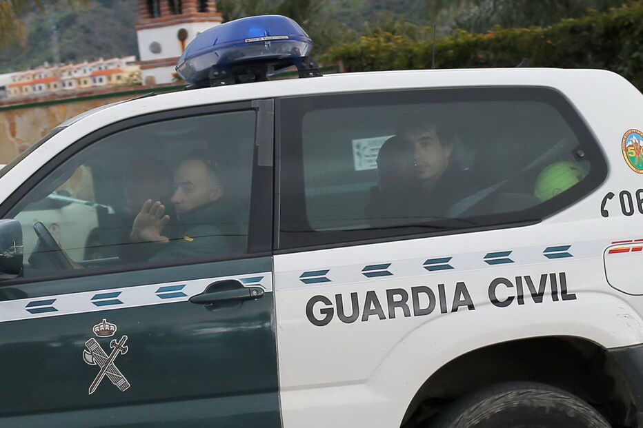 Equipa de resgate de mineiros a ser transportada pela Guardia Civil na zona do poço onde caiu Julen