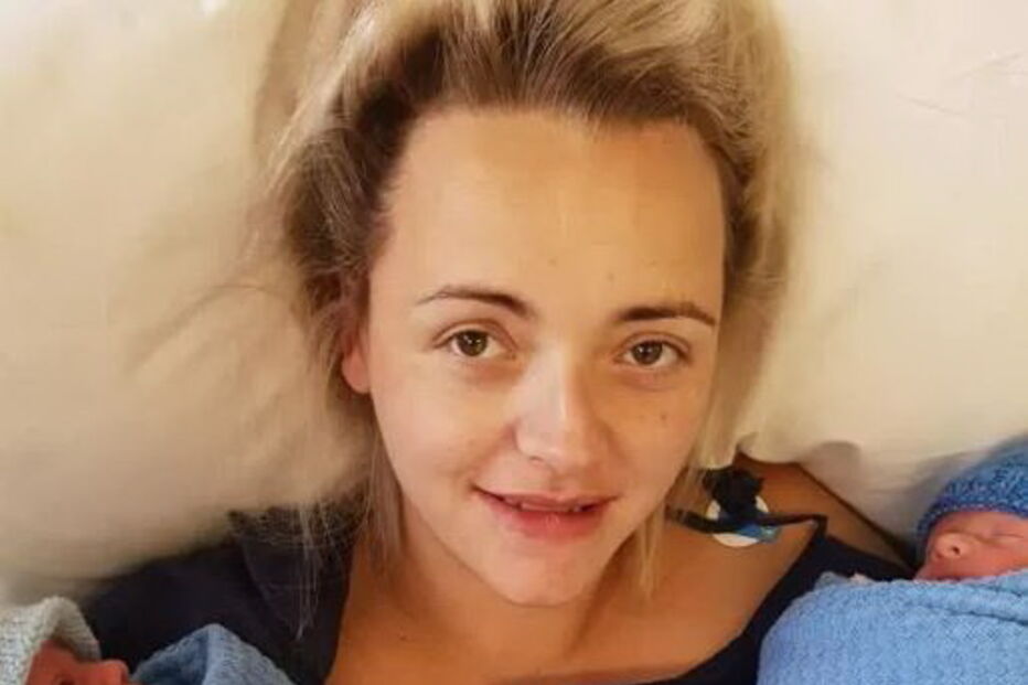 Mulher vomita fezes durante quatro dias após dar à luz gémeos 