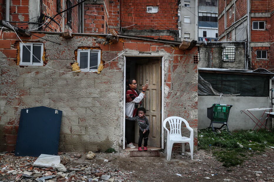 Moradores do Bairro do Jamaica, no Seixal, esperam por realojamento há muitos anos