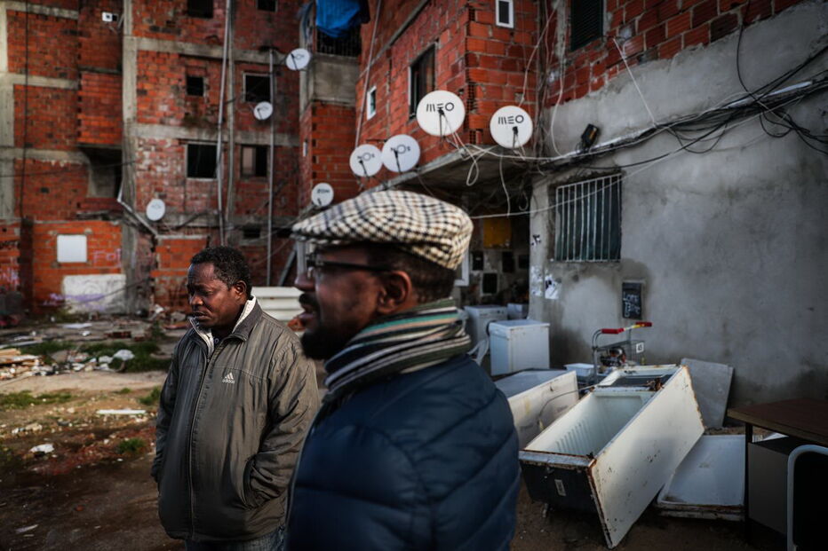 Moradores do Bairro do Jamaica, no Seixal, esperam por realojamento há muitos anos