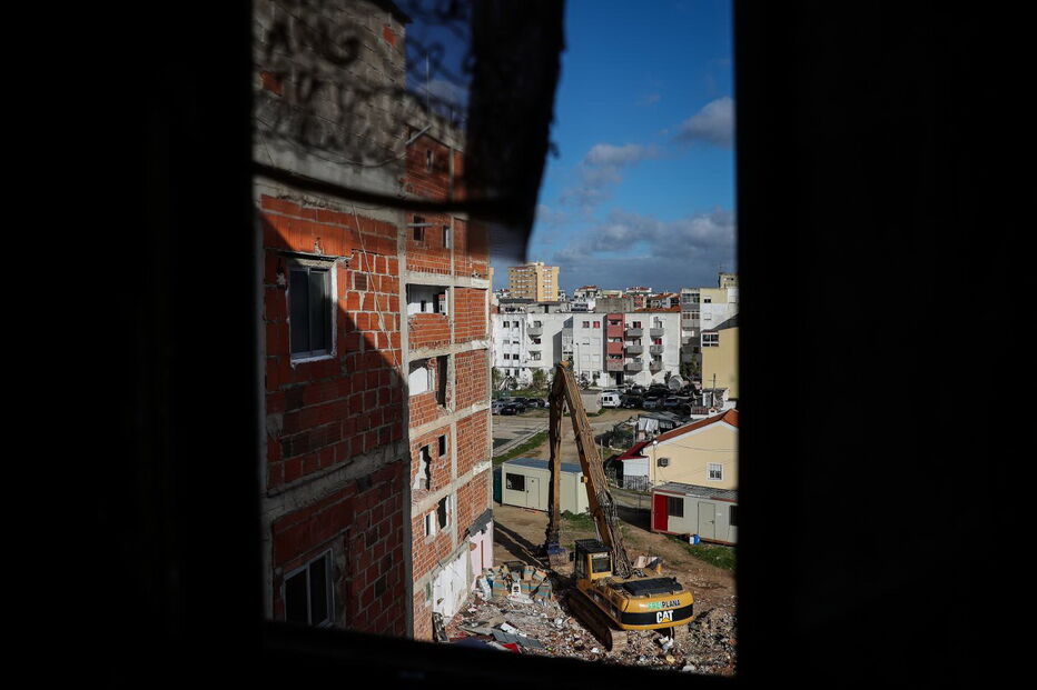 Moradores do Bairro do Jamaica, no Seixal, esperam por realojamento há muitos anos