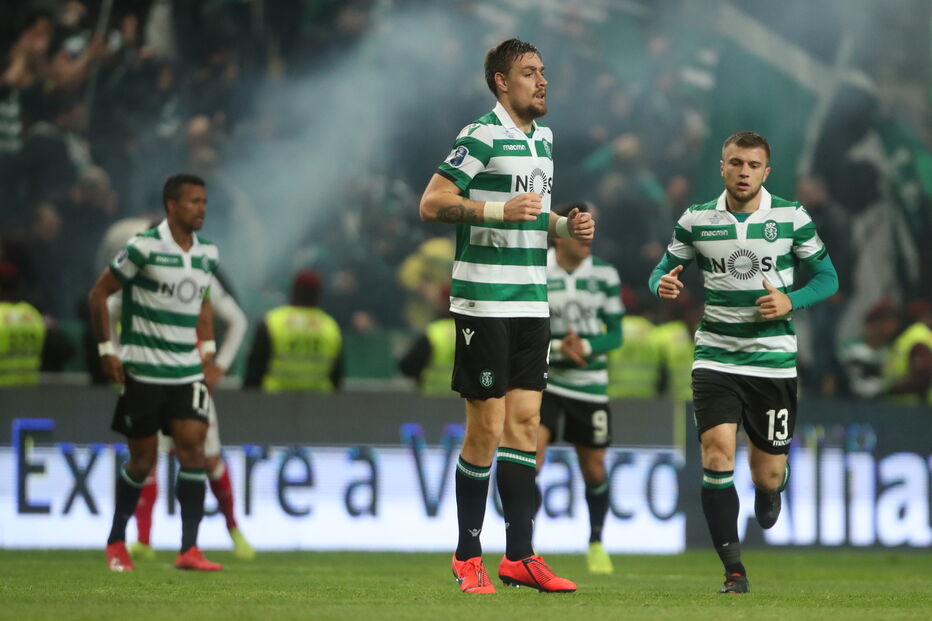 Coates marca golo do Sporting ao Braga na meia-final da Taça da Liga