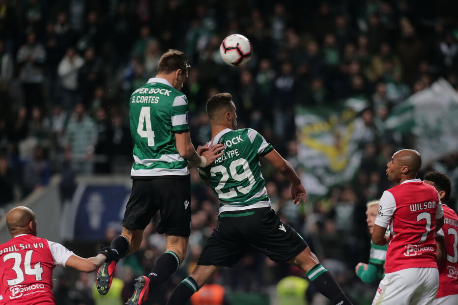 Coates marca golo do Sporting ao Braga na meia-final da Taça da Liga