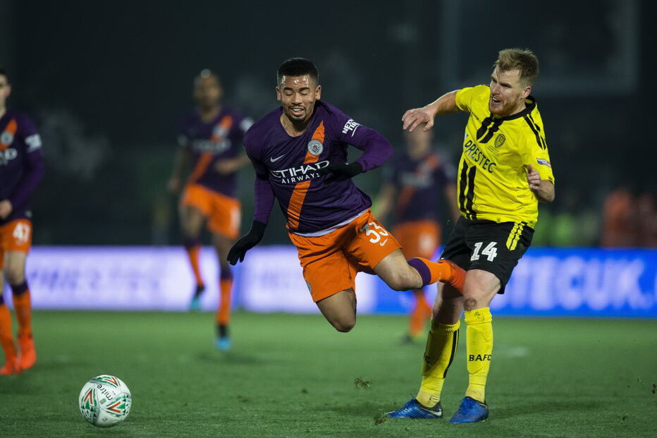 Manchester City bate Burton na Taça da Liga inglesa