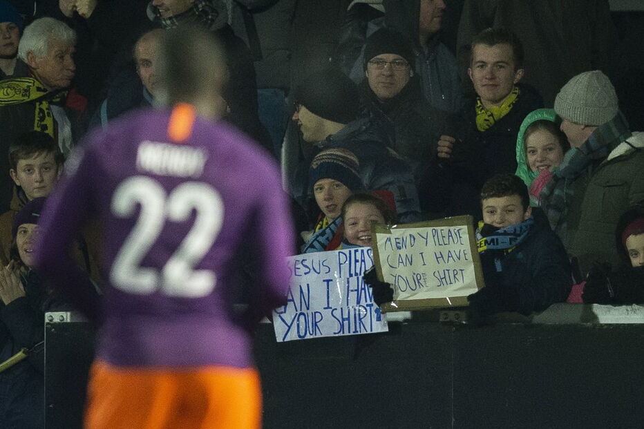 Manchester City bate Burton na Taça da Liga inglesa