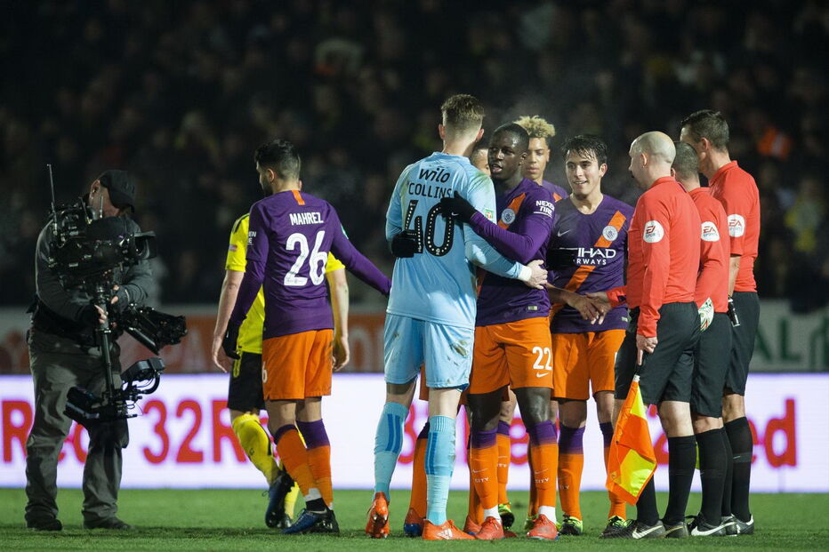 Manchester City bate Burton na Taça da Liga inglesa