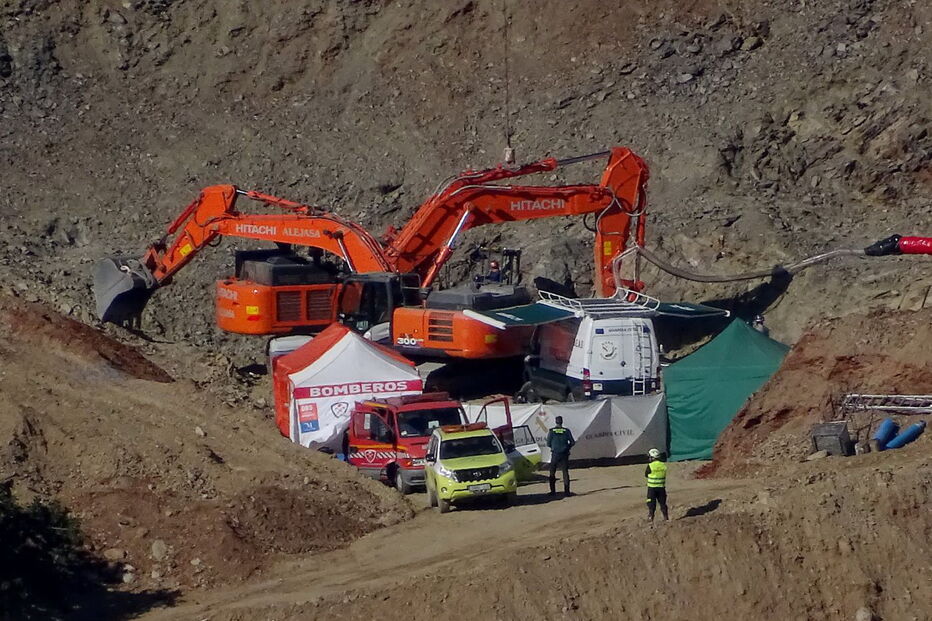 Mineiros despedem-se e descem até Julen