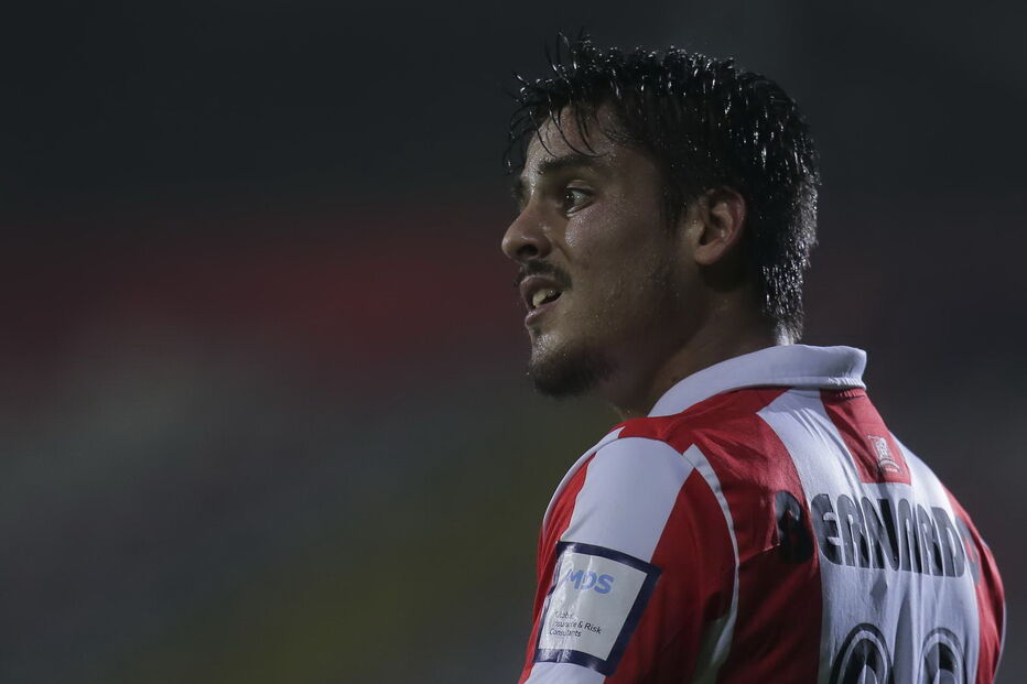 O jogador Bernardo ao serviço do Leixões