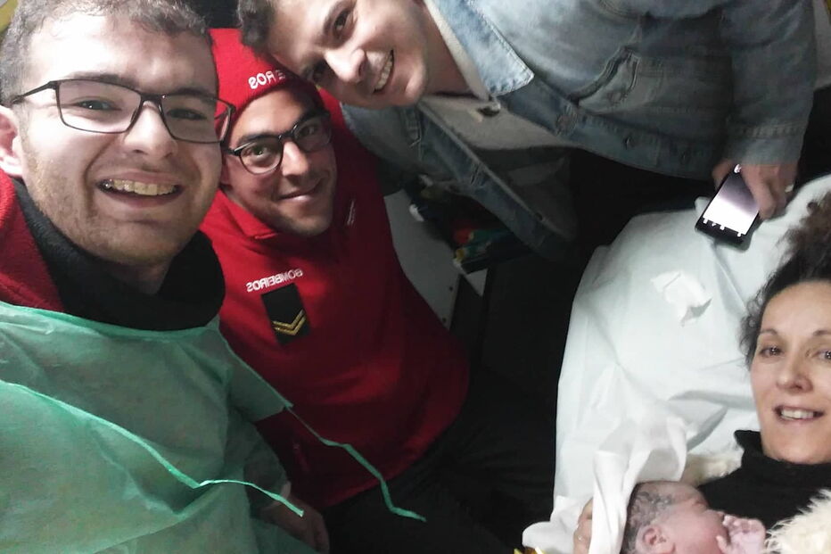 Bombeiros de Moura fizeram parto a bodo de ambulância