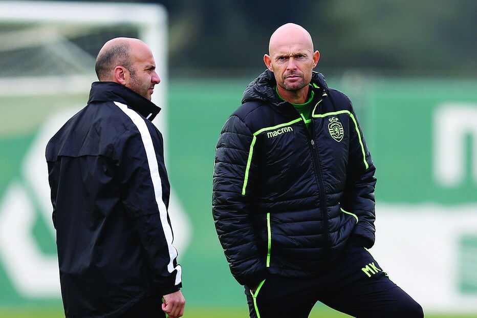 Rodolfo (esquerda) falou em conferência de imprensa devido à ausência forçada de Marcel Keizer 
