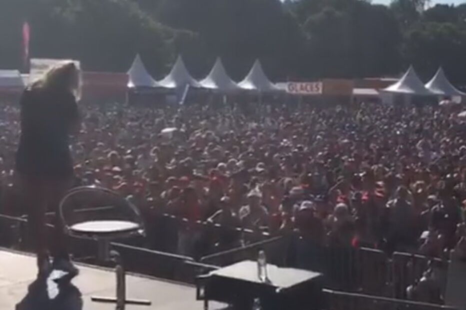 Kátia Aveiro dá concerto em Paris